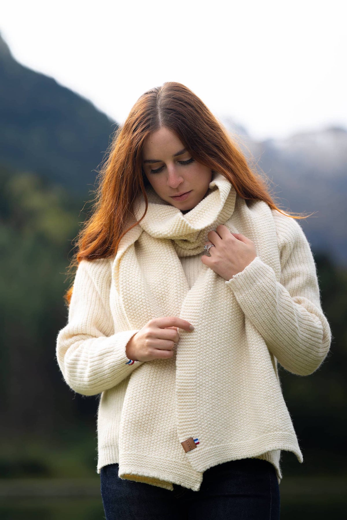écharpe femme éthique et responsable, blanc écru, en laine des Pyrénées et coton recyclé ♻️, made in France 🇫🇷, maison izard
