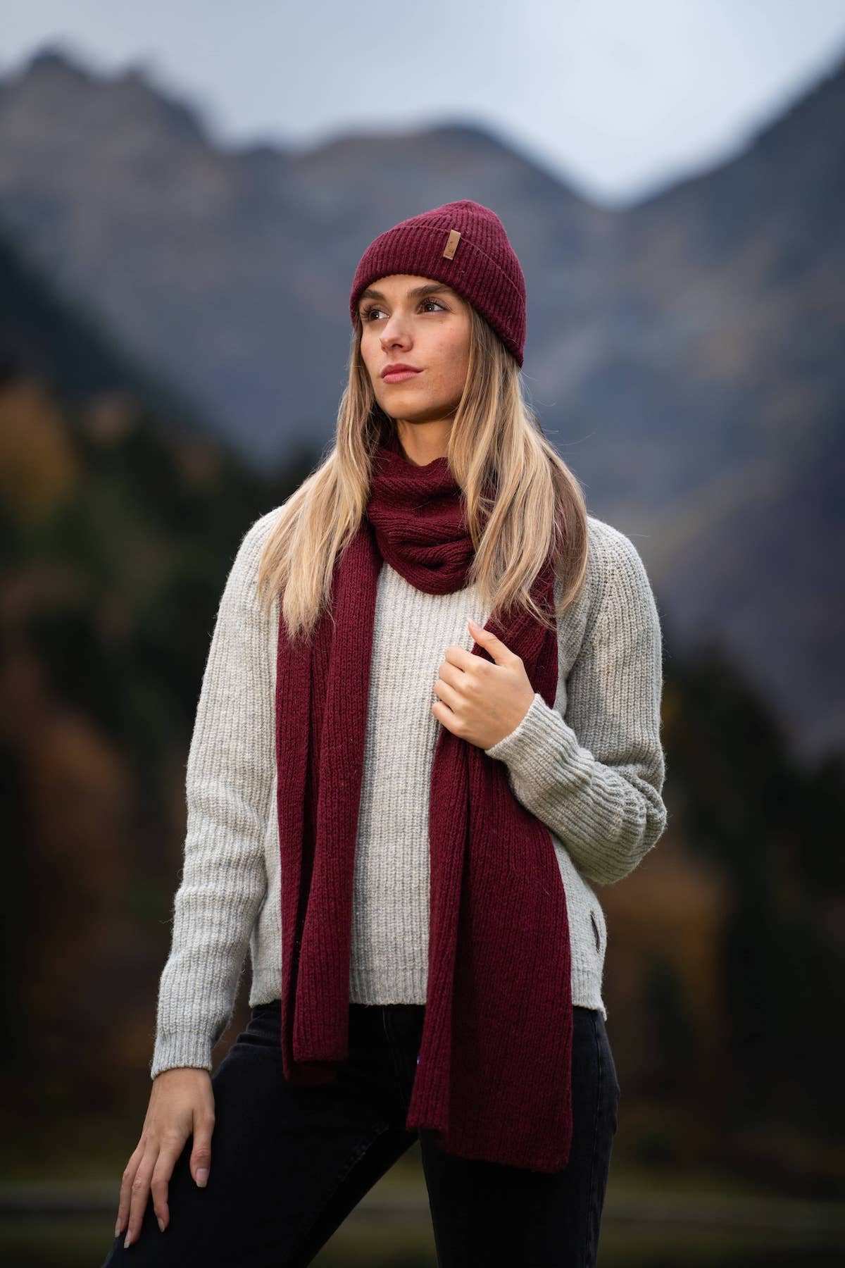 Echarpe, étole, Laneya pour femme et homme (mixte), bordeaux, en laine naturelle des pyrénées et coton recyclé, maison izard, artisanat made in france.