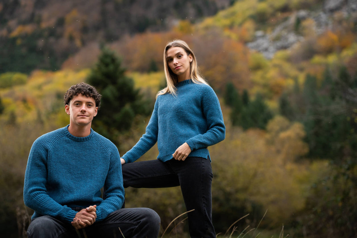 Maison Izard est une marque éthique et responsable, made in france, qui valorise les laines naturelles françaises et la laine des Pyrénées.