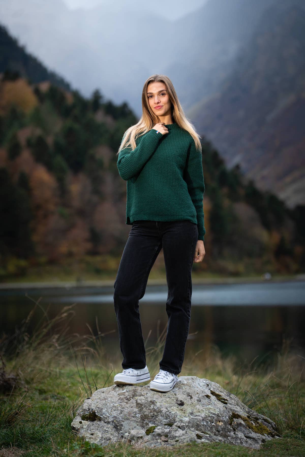 Pull éthique et responsable femme Néou, raglan à cote, vert sapin, en laine naturelle des Pyrénées et coton recyclé Maison Izard, artisanat made in France