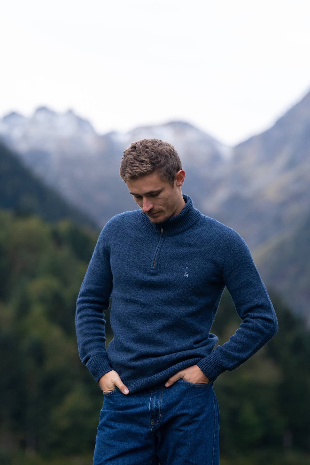 pull éthique homme col camionneur montant bleu marine en laine des Pyrénées et coton recyclé ♻️, made in France 🇫🇷, maison izard