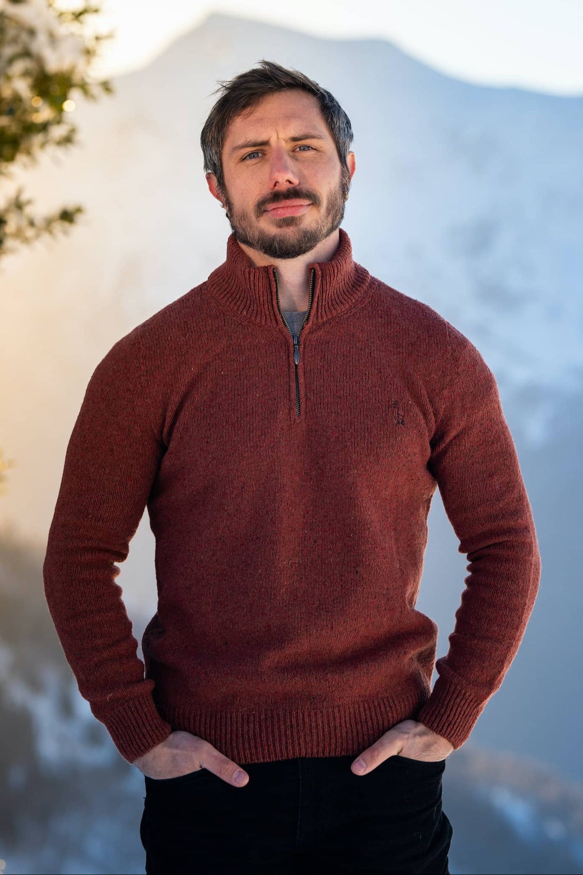pull éthique et responsable, homme, cot, col camionneur montant, marron, rouille, cognac, laine des Pyrénées et coton recyclé maison izard made in france