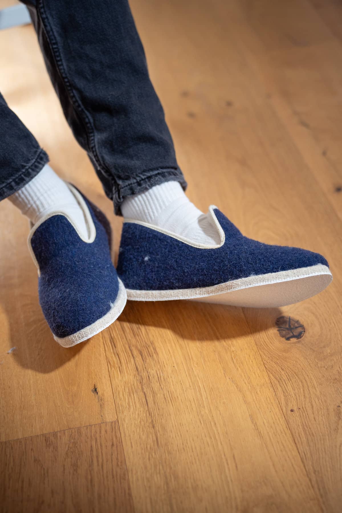 Véritables charentaises mixte en 100% laine naturelle française, bleu marine, écru, made in france, maison izard x Rivalin